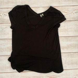 H by bordeaux Women’s Black Short Sleeve Tee